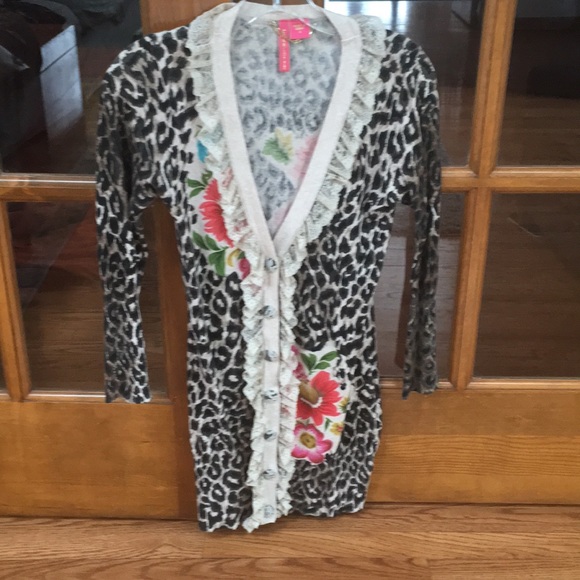 Unique sweater by Charlotte size small - Picture 2 of 6